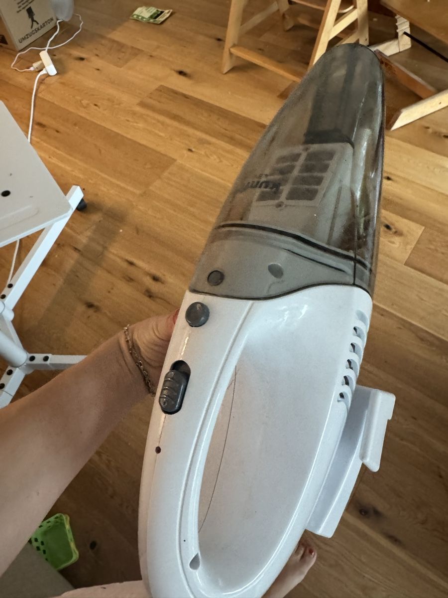 Aspirapolveri & Accessori: Mini vacuum – Usato da Pfäffikon SZ venduto da maria_und_joao 1