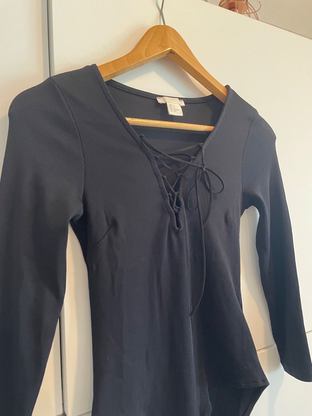 H&M Top: Body noir H&M S – Nuovo (secondo la descrizione) da Pully venduto da kaba07
