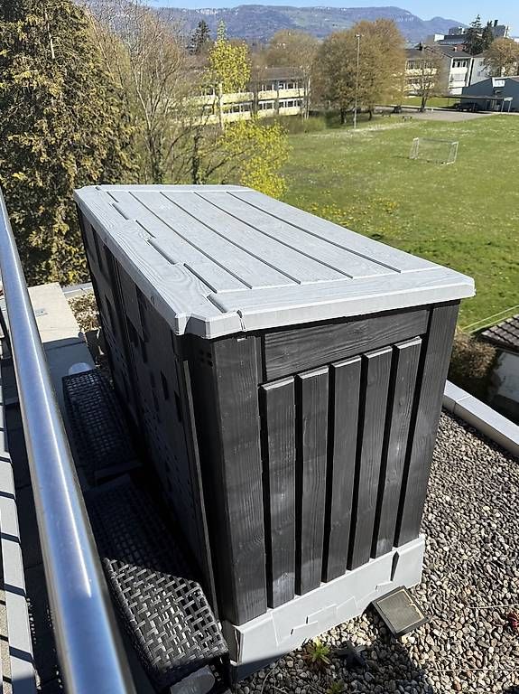 Set di tavolo e panche: Lounge und Tisch mit 6 Stühlen – Usato da Zuchwil venduto da fra_f5cp