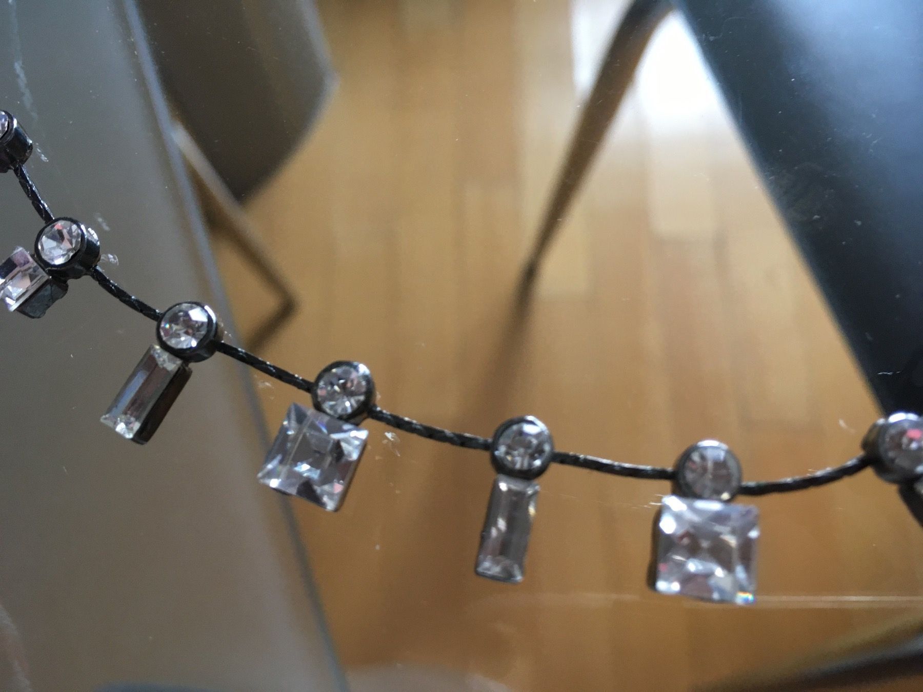 Catenine: Collier strass brillants ras de cou – Usato da Genève venduto da Libellule477