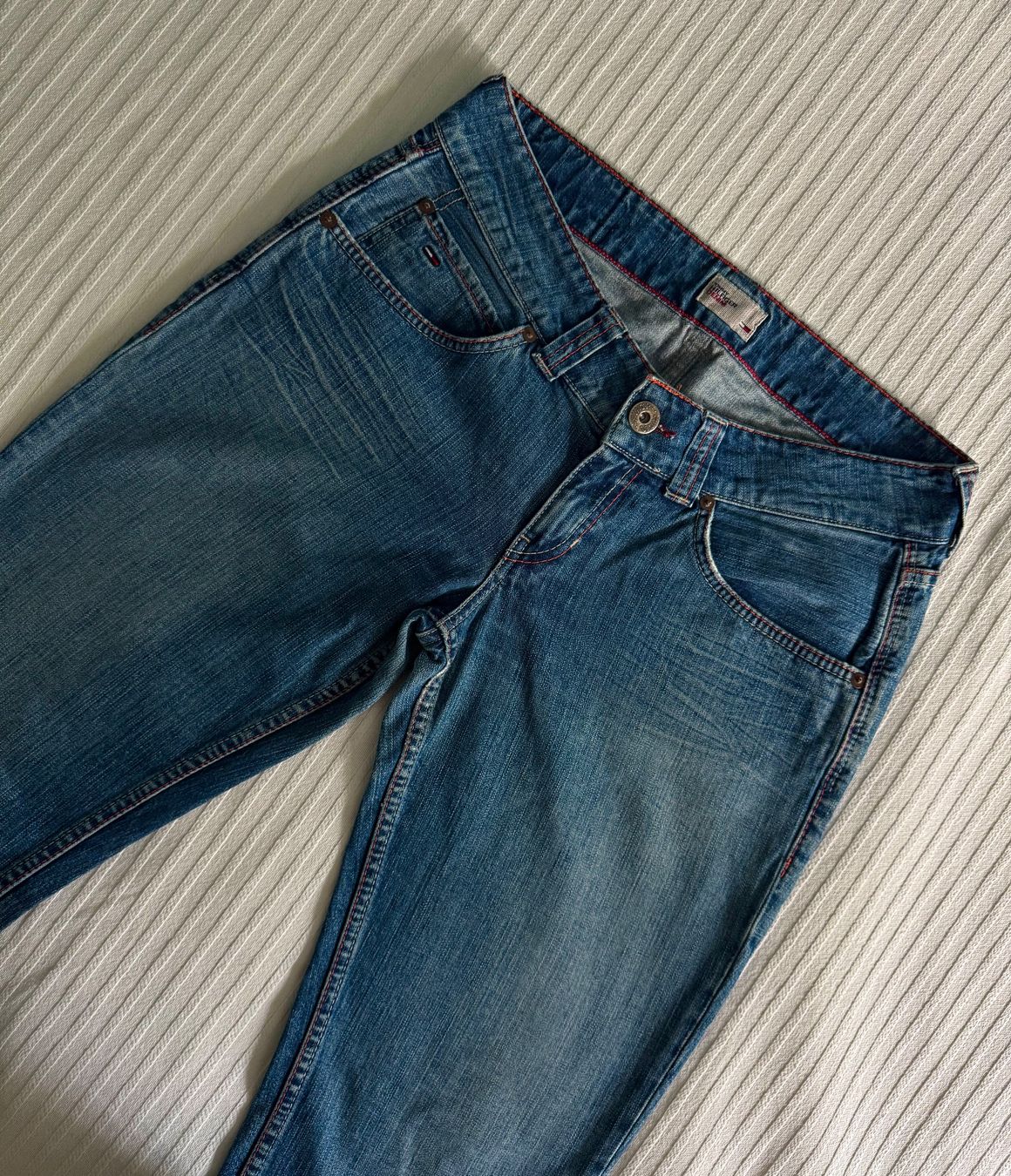 Tommy Hilfiger Jeans: Tommy Hilfiger Jeans Straight Leg – Gebraucht aus Dübendorf von kat_v59k