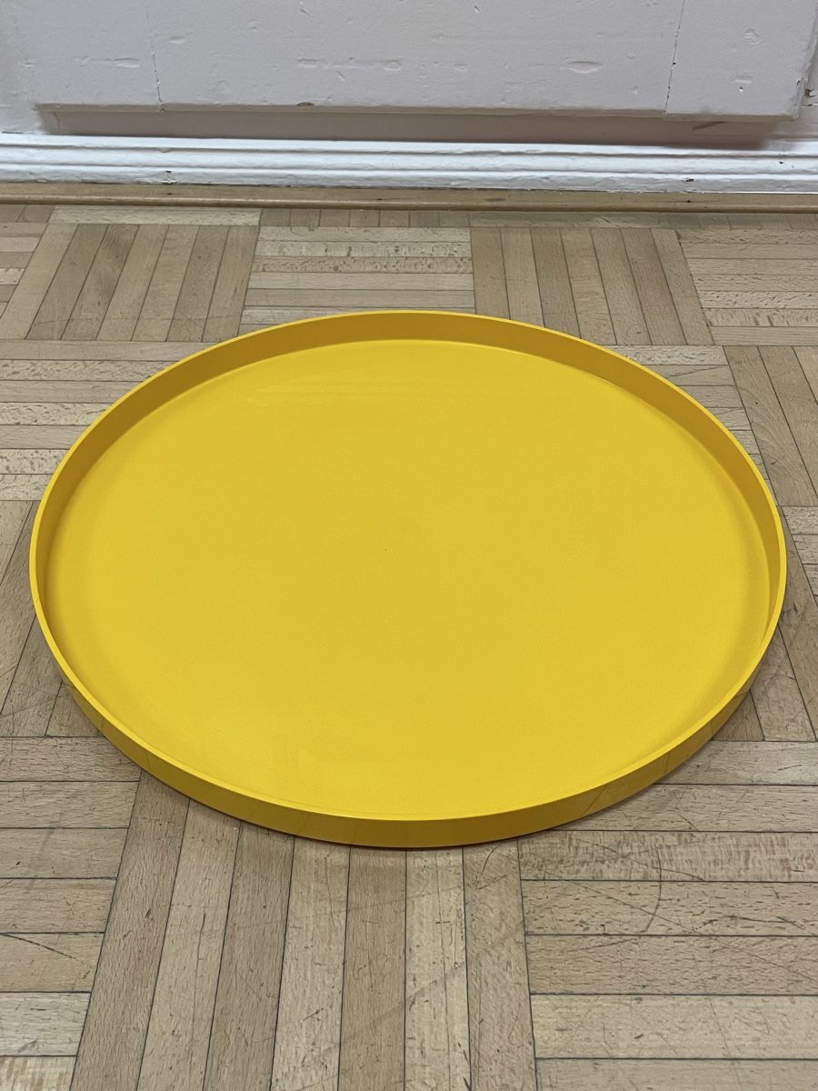 Piatti di portata: Rundes 70s Design Tablett Crayonne Kunststoff Serviertablett – Usato da Zürich venduto da Vintagewiesel