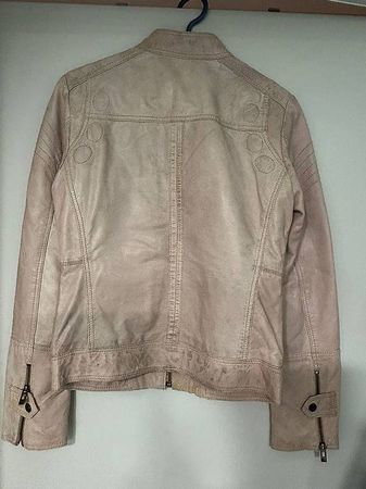 Damen-Lederjacke in Beige mit Stehkragen und schönen Details