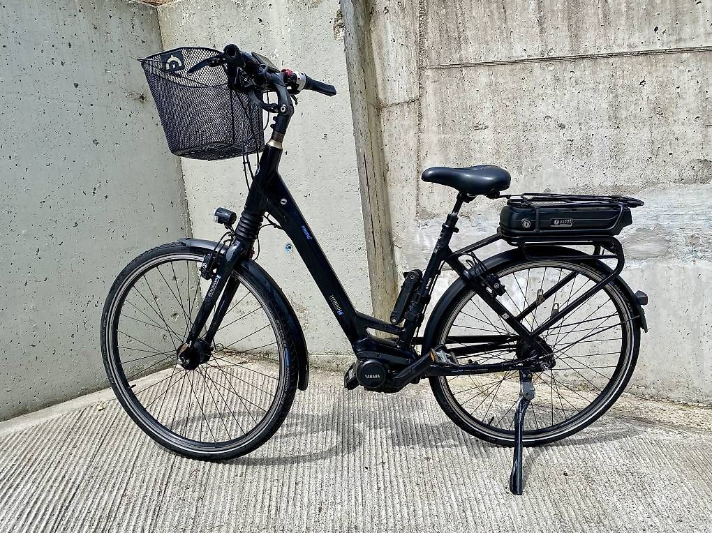 Velos: Giant E-Bike Yamaha Mittelmotor  – Gebraucht aus Sommeri von Gim-