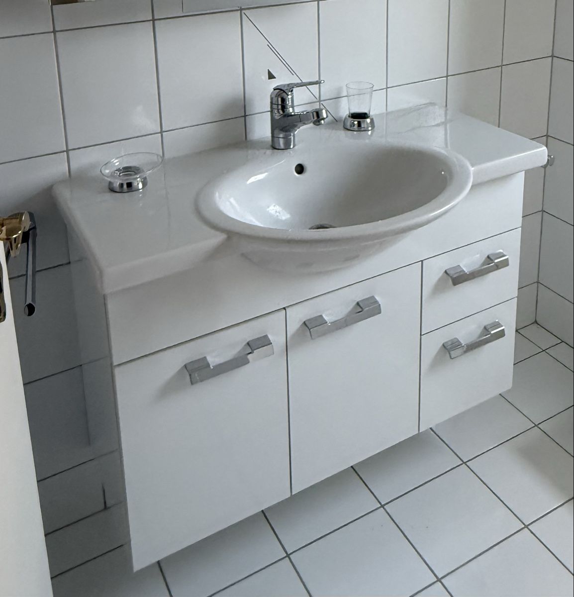 Installations & Meubles: Waschtischunterschrank 100cm mit Keramikwaschtisch – Neuf (Voir description) à Reinach BL par rom_jb5y