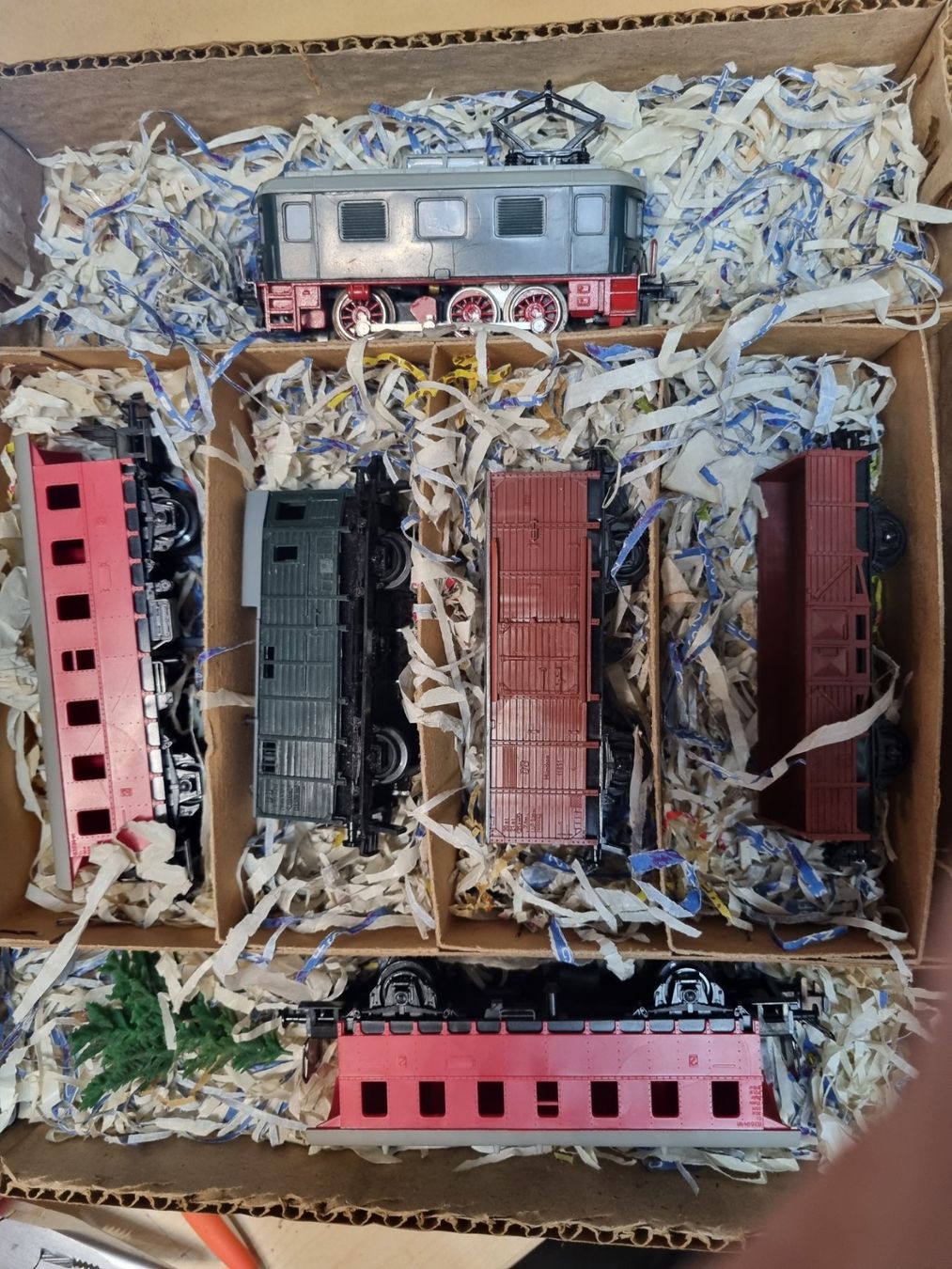 Trix Modellini di ferrovie: TRIX EXPRESS Zugset mit Anleitung, Vintage – Usato da Männedorf venduto da Modelle-aller-Art 1
