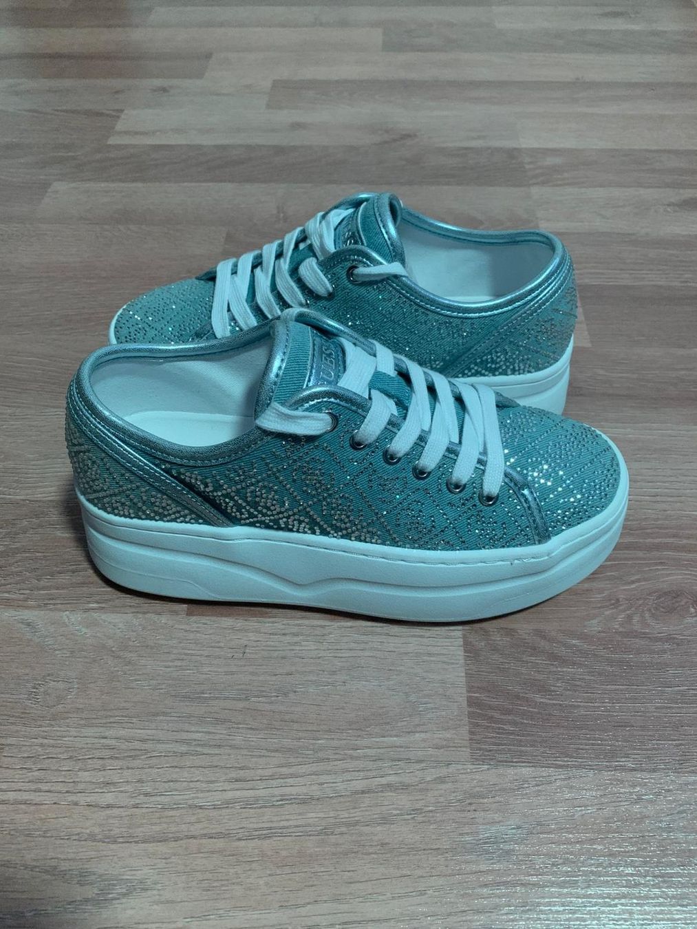 Guess Damenschuhe: Guess Schuhe Damen Queeny – Gebraucht aus Arbon von Halindra 3
