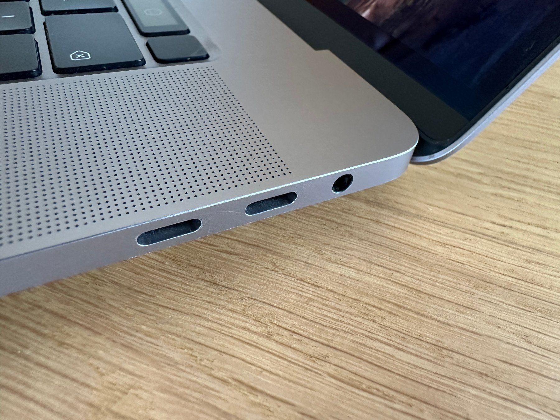 MacBook Pro 16” (2019) – i7 / 32 GB RAM / 1 TB SSD (Gebraucht) in