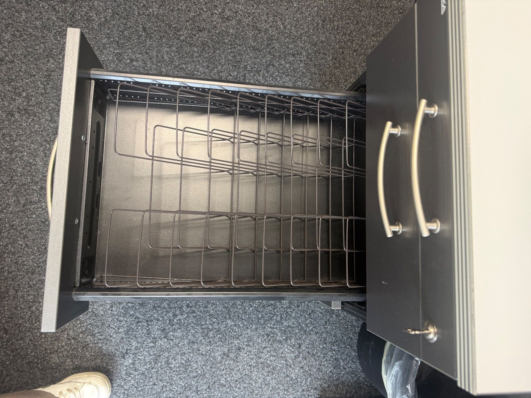 Schränke: Schrank – Gebraucht aus Zürich von off_7ktg 3