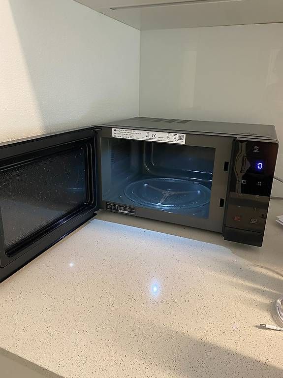 Elettrodomestici da cucina: LG-Mikrowelle 30 Liter – Usato da Luzern venduto da ana_8cql 3