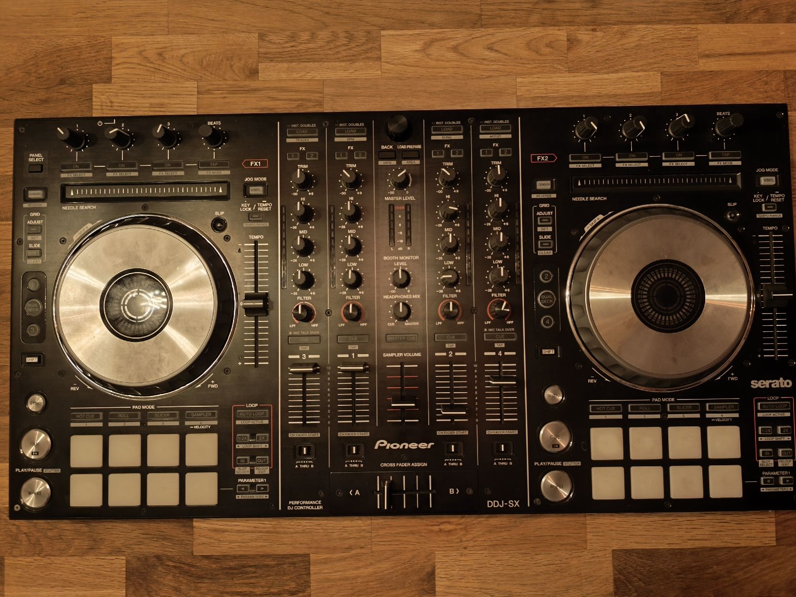 Pioneer Console di mixaggio: Pioneer DDJ-SX DJ Controller mit Serato Software – Usato da Bärau venduto da Rawasson 1