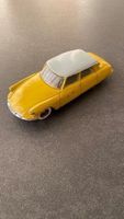 Dinky Toys Citroen DS 19 jaune avec toit gris 24 C