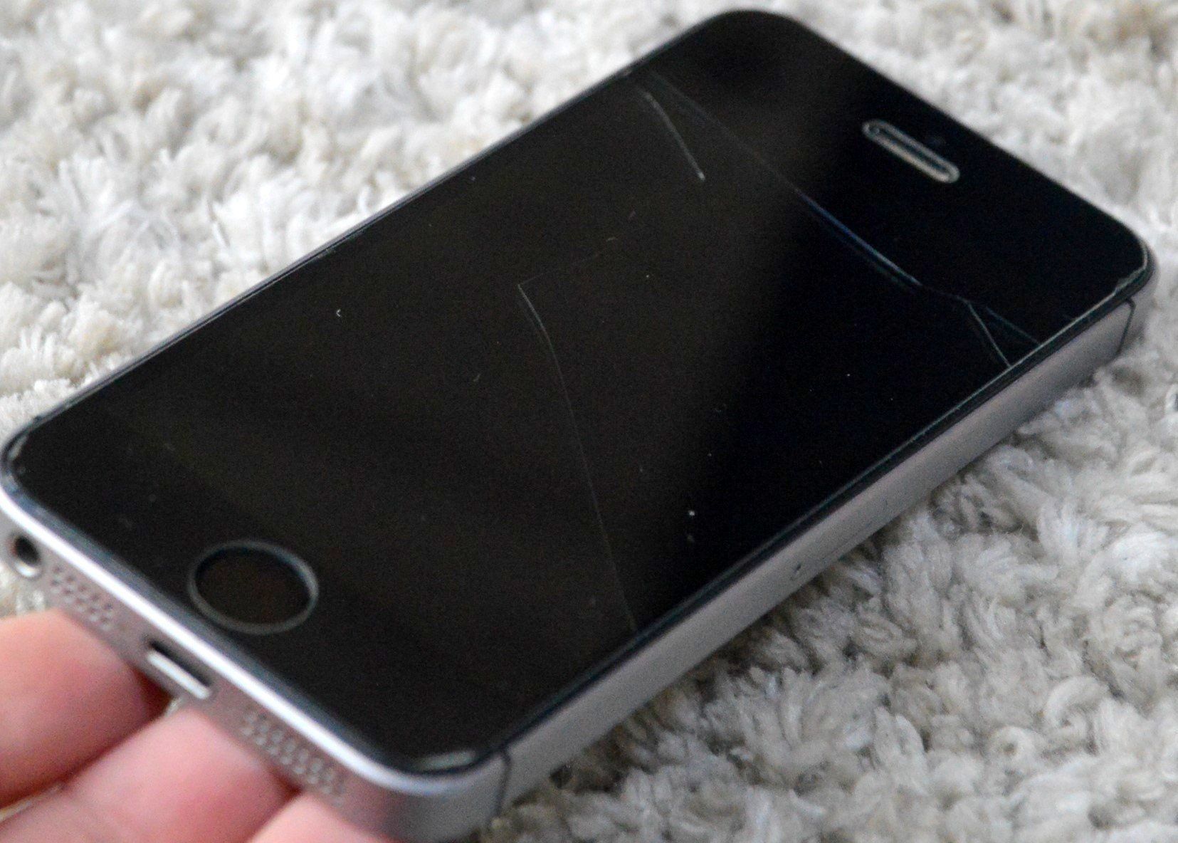Apple Handys / Smartphones: iPhone SE 64Gb  A1723 – Gebraucht aus Collonges von arashee 1