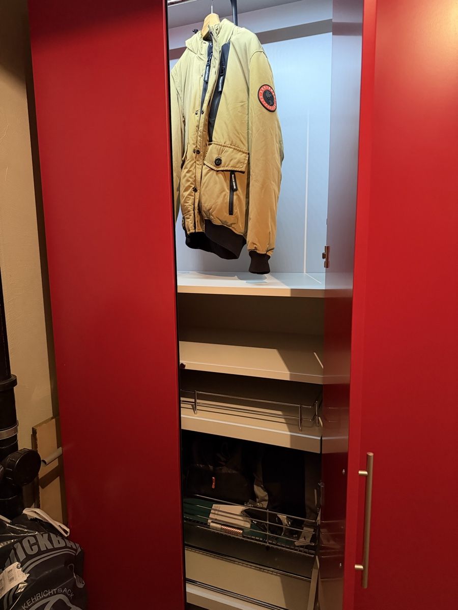 Armadi: Schrank inkl. Gutschein CHF 50.00! – Usato da Besenbüren venduto da Be66 1