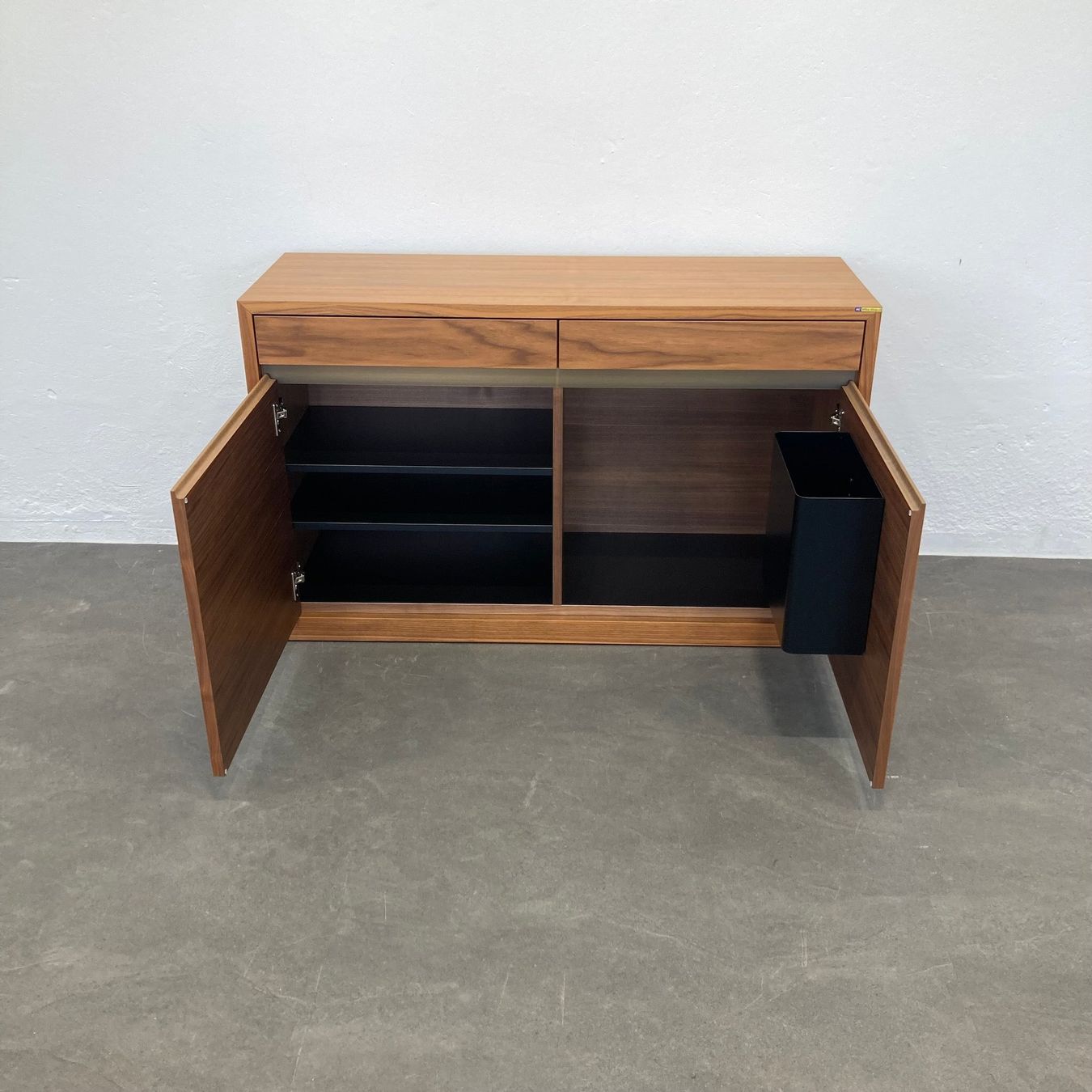 Armoires: Top Design Exclusiv Sideboard 1200mm breit - Nussbaum mit – D'occasion à Schönenwerd par mcofficeshop 1