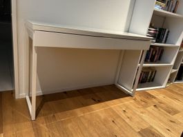 Ikea white desk with 2 drawers good condition 120cm