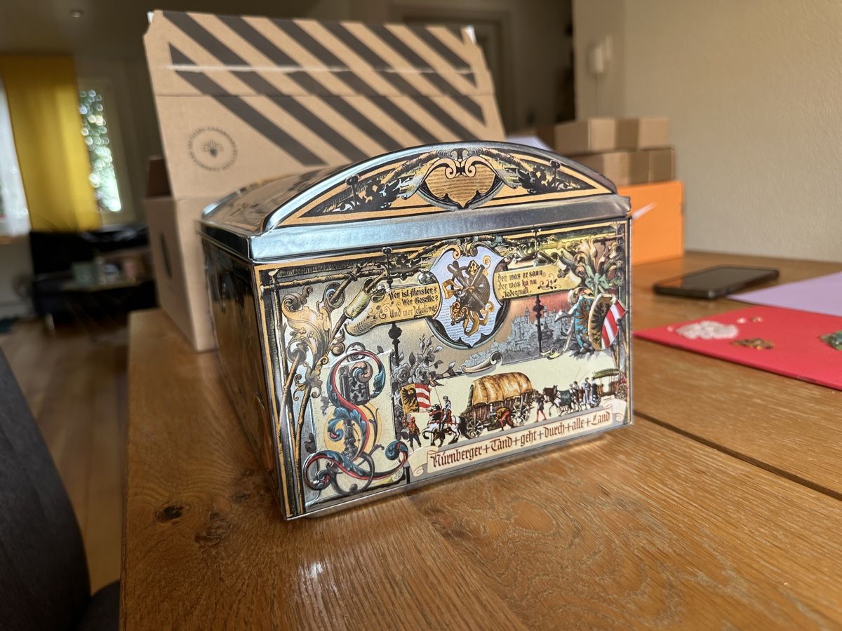 Tutte le decorazioni: Vintage Lebkuchenblechdose Lebkuchen Schmidt Blechdose – Usato da Strengelbach venduto da shihtzuliving_22 4