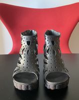 Neue schwarze Leder Sommer Sandalen mit Keilabsatz Gr.41
