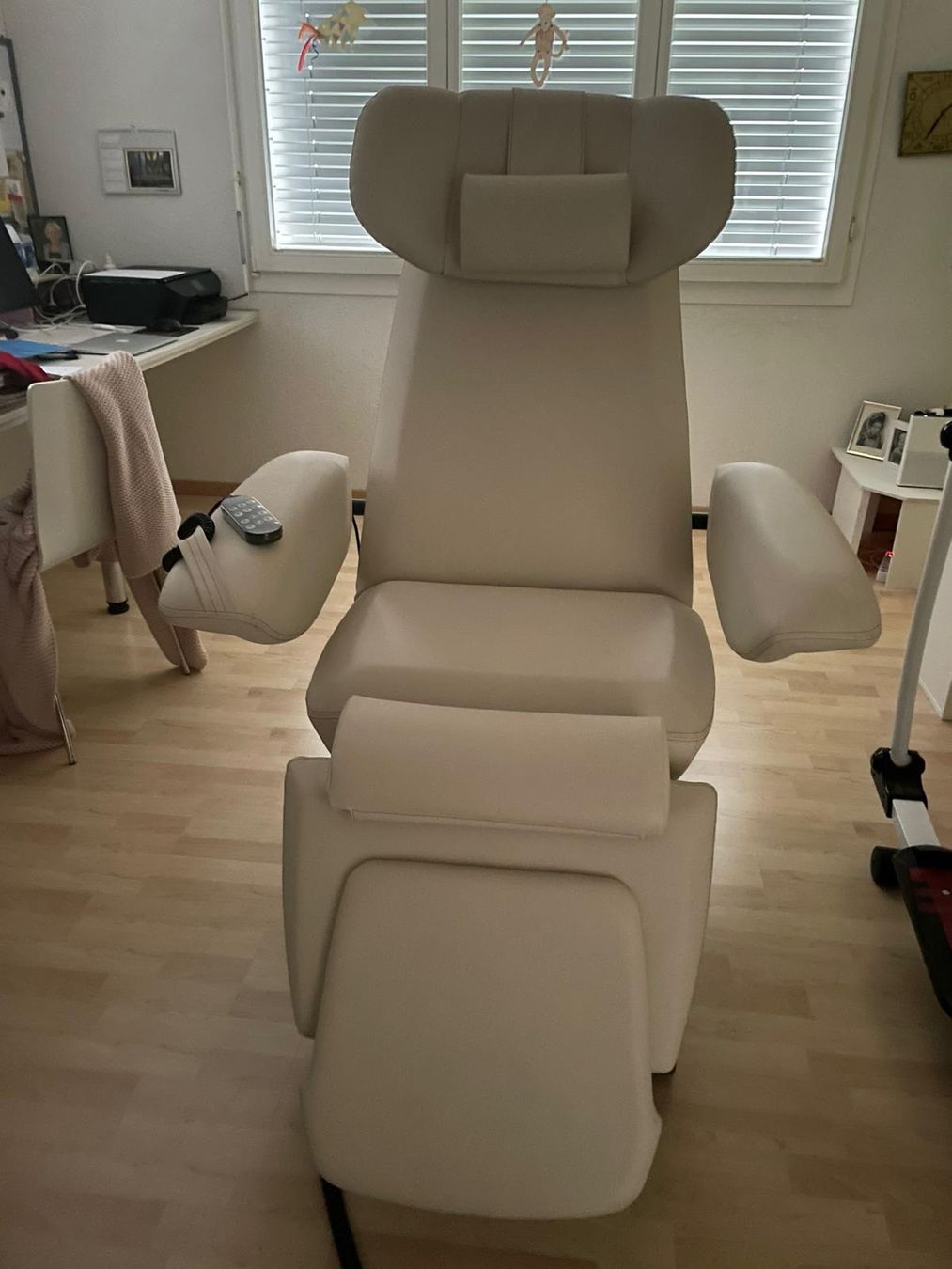 Sedie: Kosmetikstuhl Medizinalstuhl Bionic Premium Line – Usato da Sursee venduto da velvetgelb
