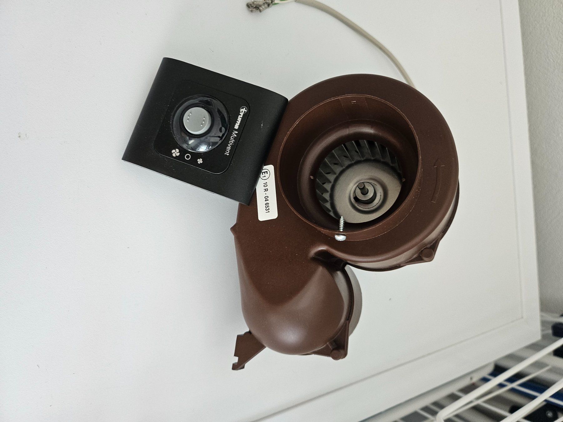 Ventilatori: Truma Gebläse MultiVent TBM mit Bedienpanel gebraucht – Usato da Landquart venduto da Spirit6