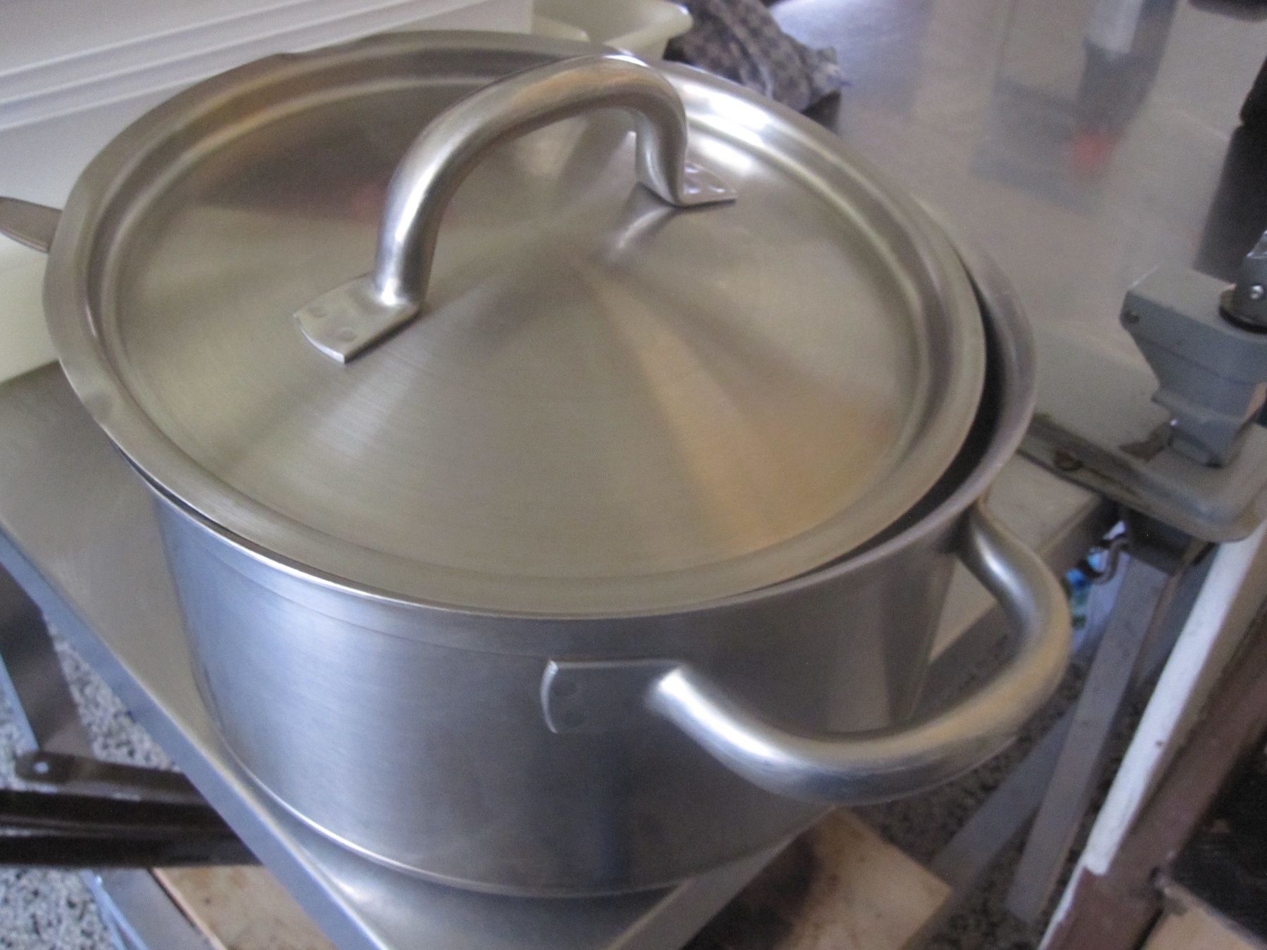 Cucine complete: Marmite avec couvercle. inox 5L – Usato da Ravoire venduto da feylet