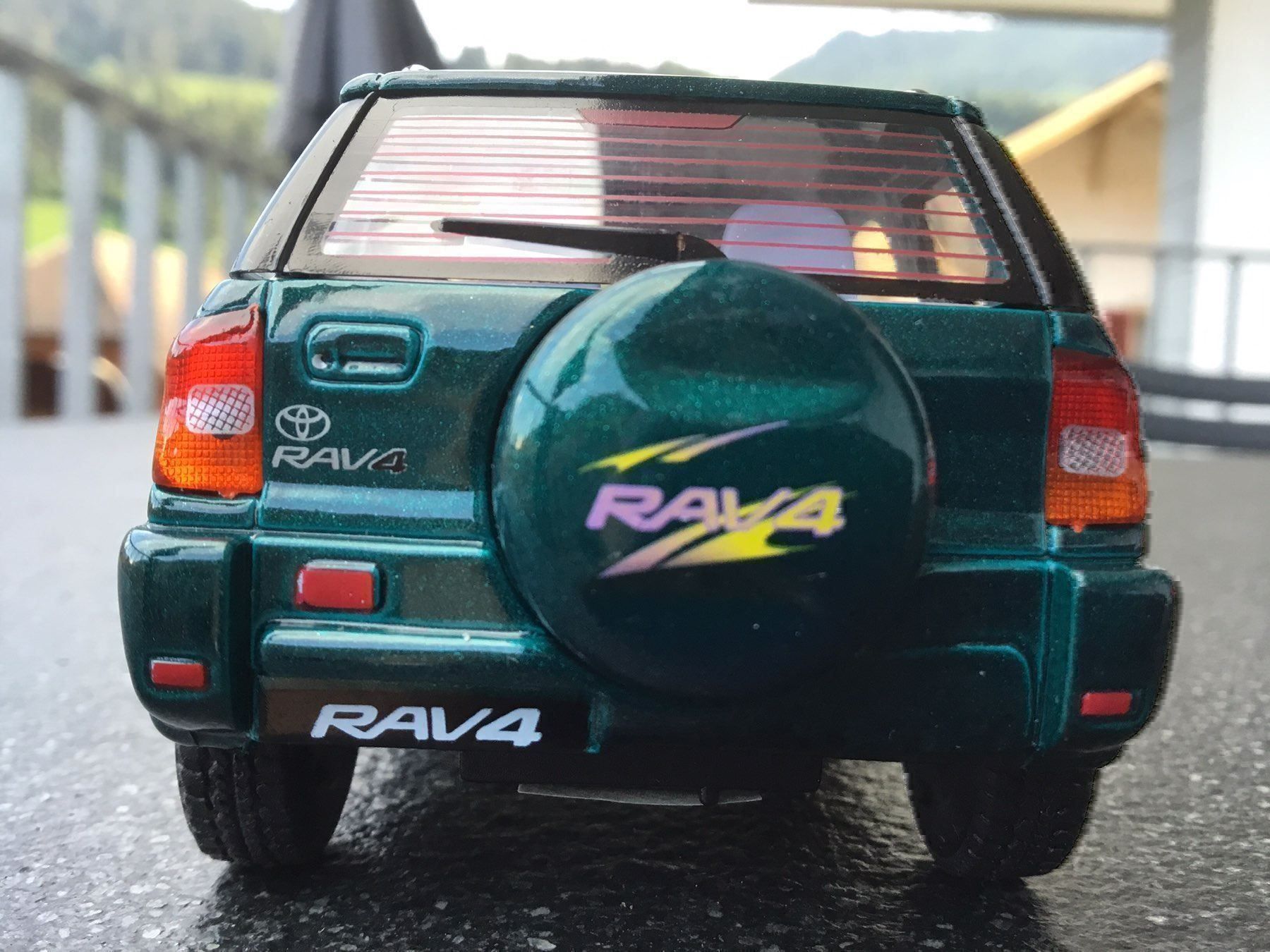 Toyota Modellini d'auto: Toyota RAV 4 – Nuovo (secondo la descrizione) da Erlenbach im Simmental venduto da Model_box 4
