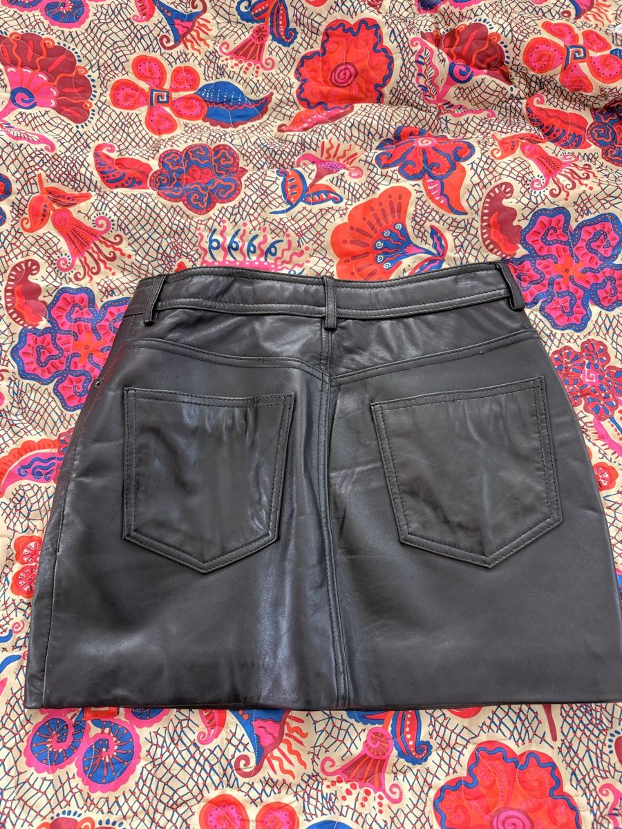 H&M Gonne: Leder Minirock( echtes Leder )-Gr.36 – Usato da Pratteln venduto da Samantha... 1