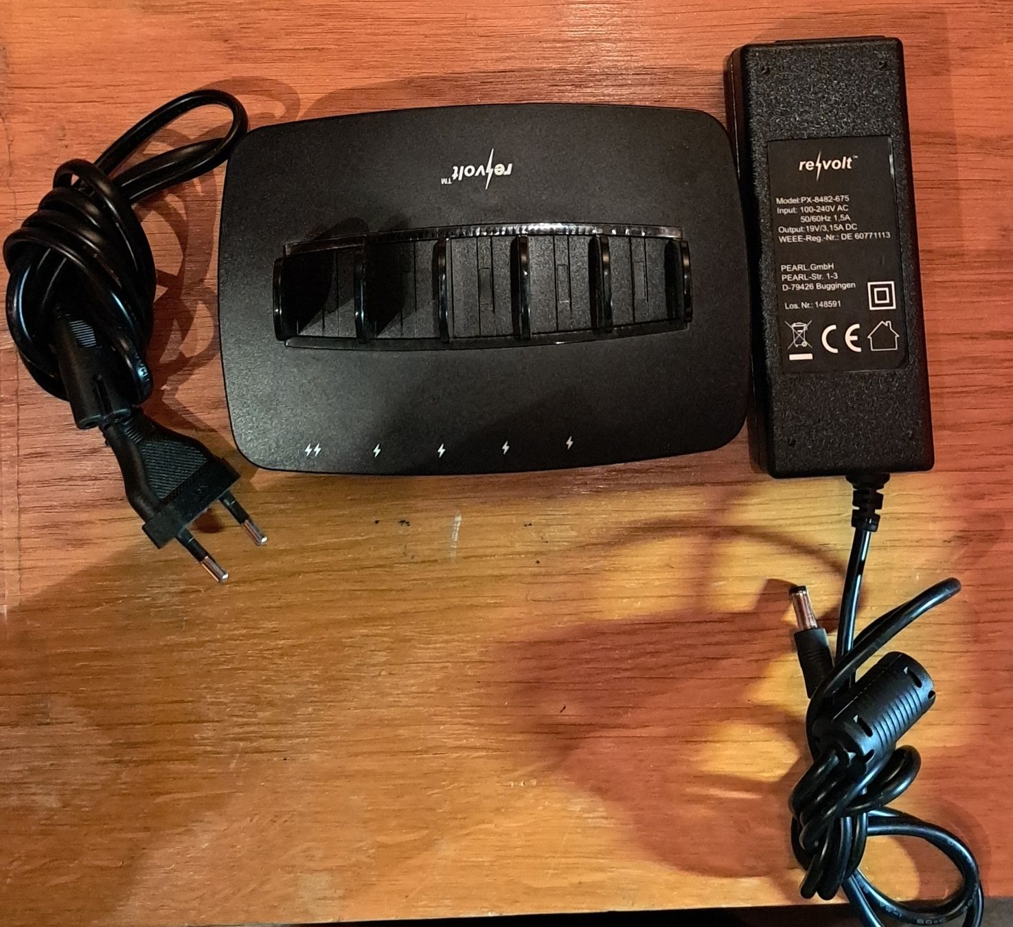 Ladegeräte: 5-Port-USB-Profi-Ladestation – Neu (gemäss Beschreibung) aus Langnau i. E. von Ernstlemann