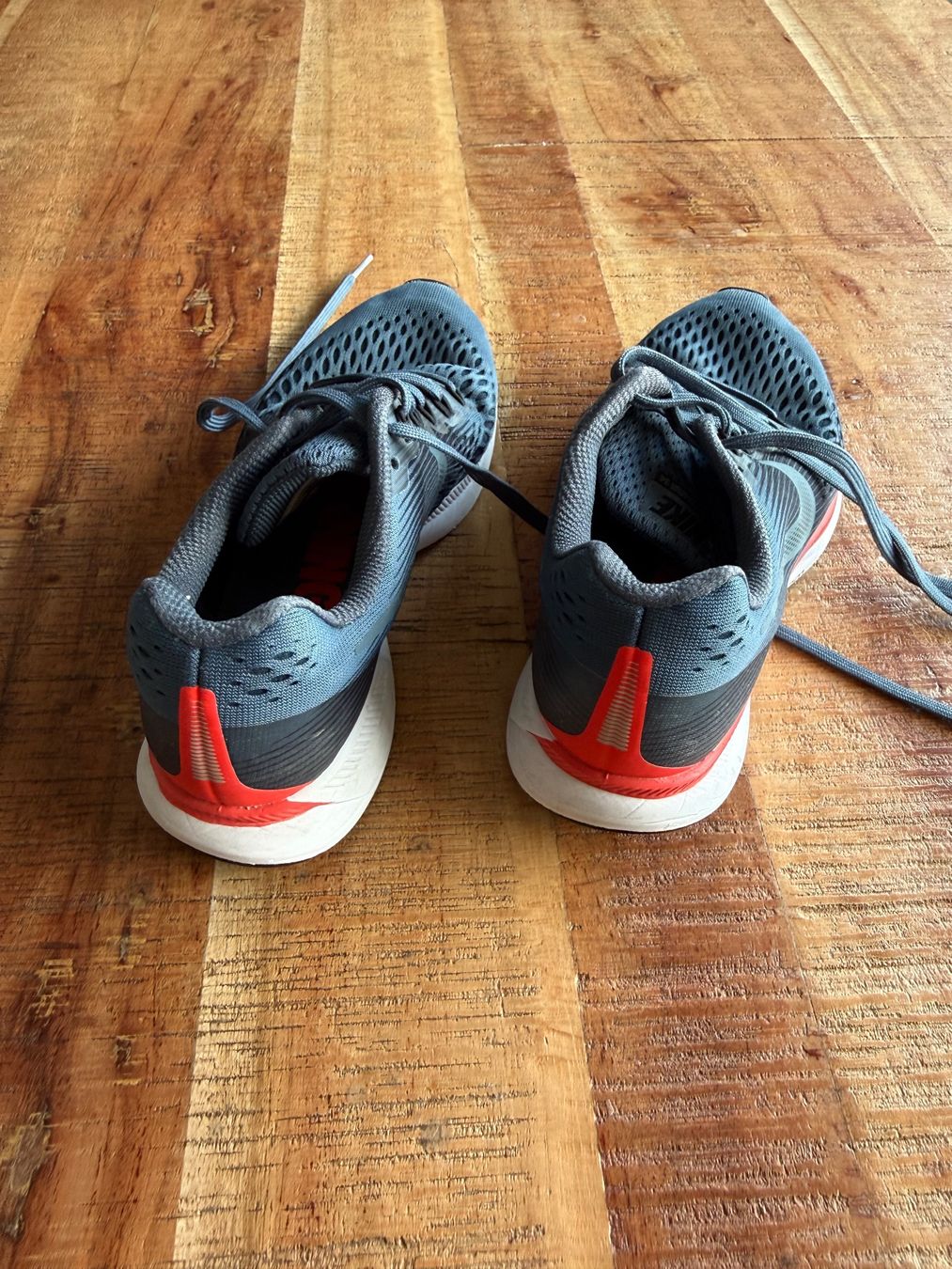 Nike Scarpe da donna: Sportschuhe – Usato da Rain venduto da Trusso 1