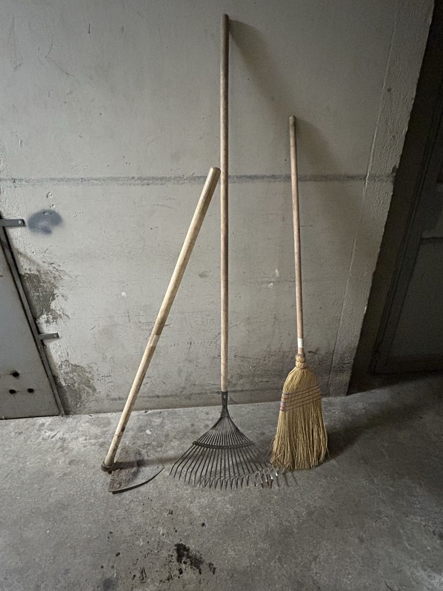 Alle Werkzeuge: Lot des Outils de Jardin – Gebraucht aus Onex von luc_5pmz