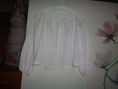 *** Carmenbluse *** mit  Top / Bershka ab 1.00
