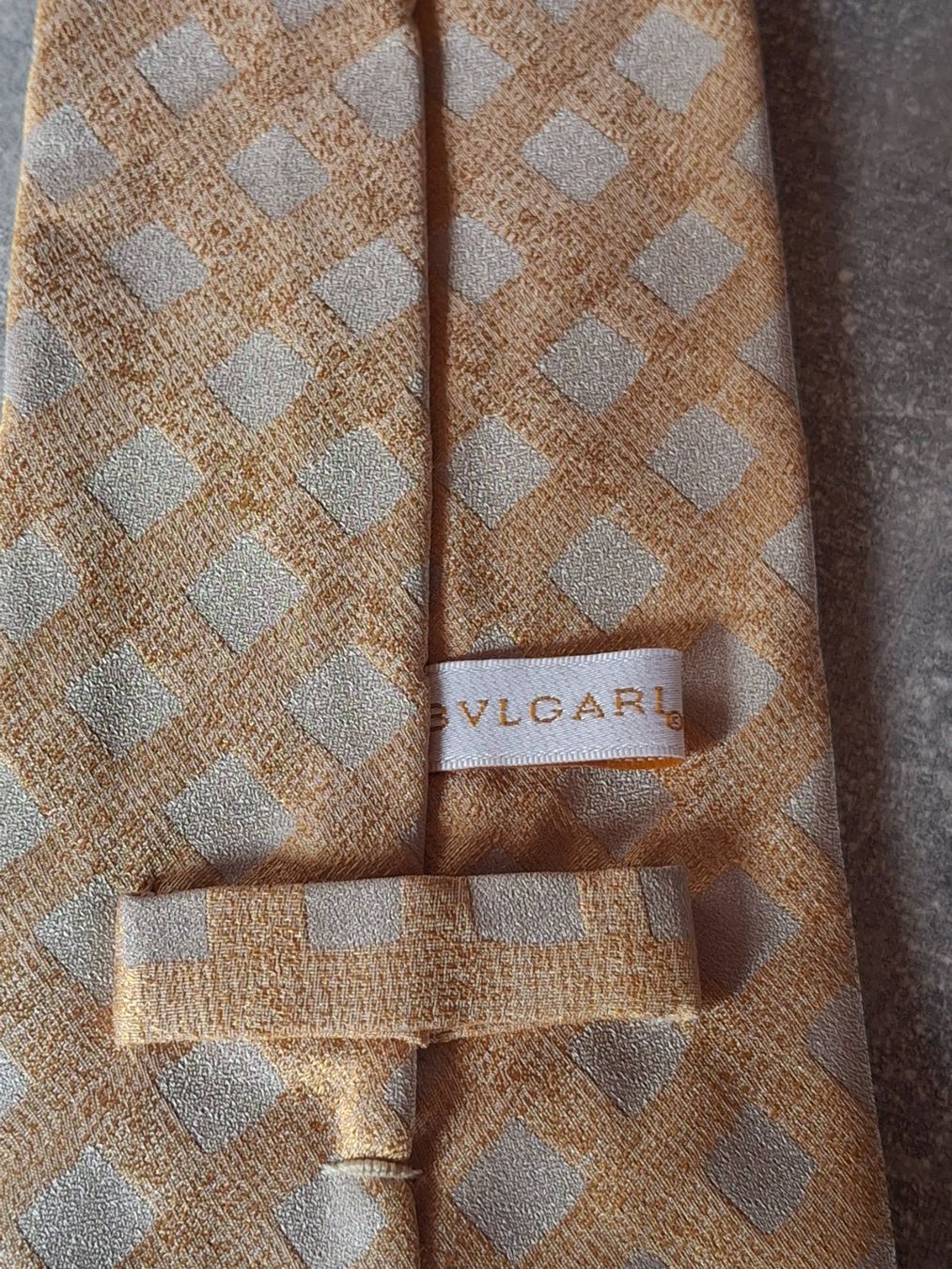 Bulgari Cravatte: Cravate 100% soie marque Bulgari – Usato da Villiers venduto da san_jn5w 3