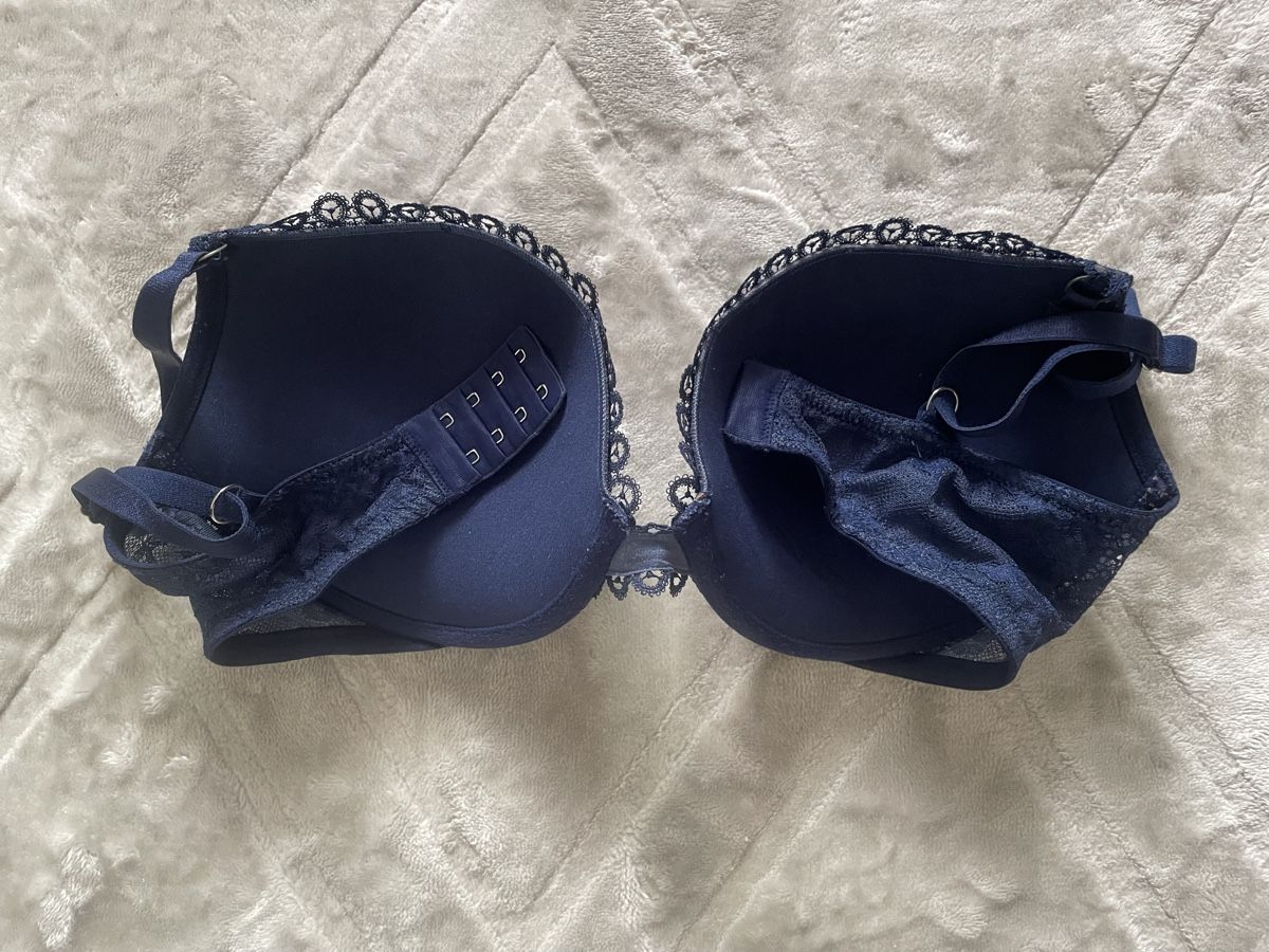 Altra biancheria intima: Damen BH dunkelblau Grösse 75D – Usato da Zürich venduto da Maggi1980 1