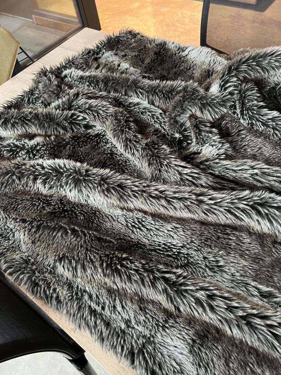 Coperte: Wohnzimmerdecke Kuscheldecke Felldecke Eskimo Decke – Usato da Eglisau venduto da yd55 2