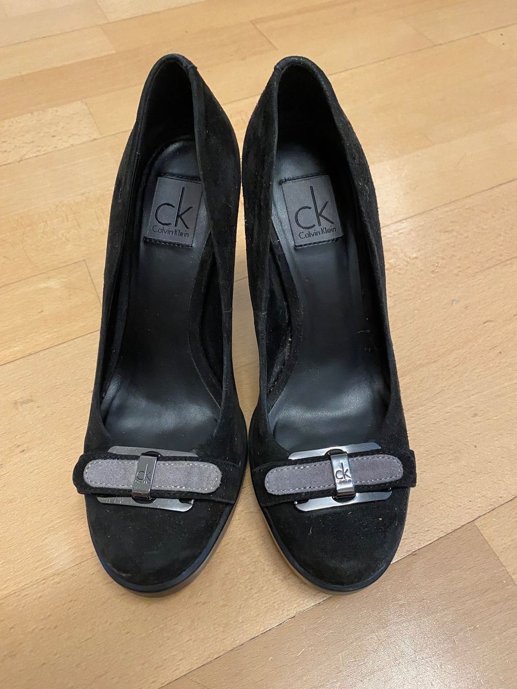 Calvin Klein Scarpe da donna: Pumps Calvin Klein 36 – Usato da Basel venduto da chi_rd5w