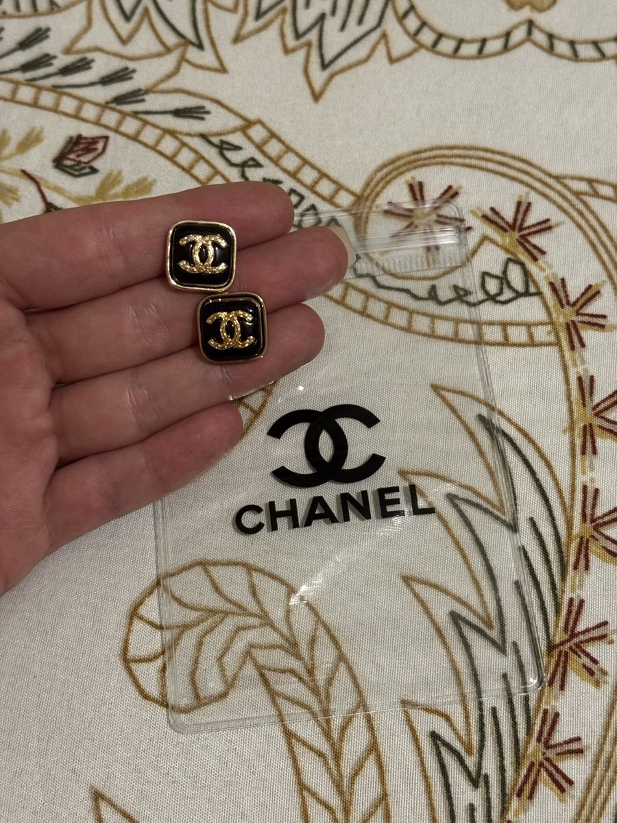Chanel Orecchini pendenti & Orecchini a lobo: Boucles d’oreilles – Nuovo e nell'imballaggio originale da Châtel-St-Denis venduto da Montclair_Swiss