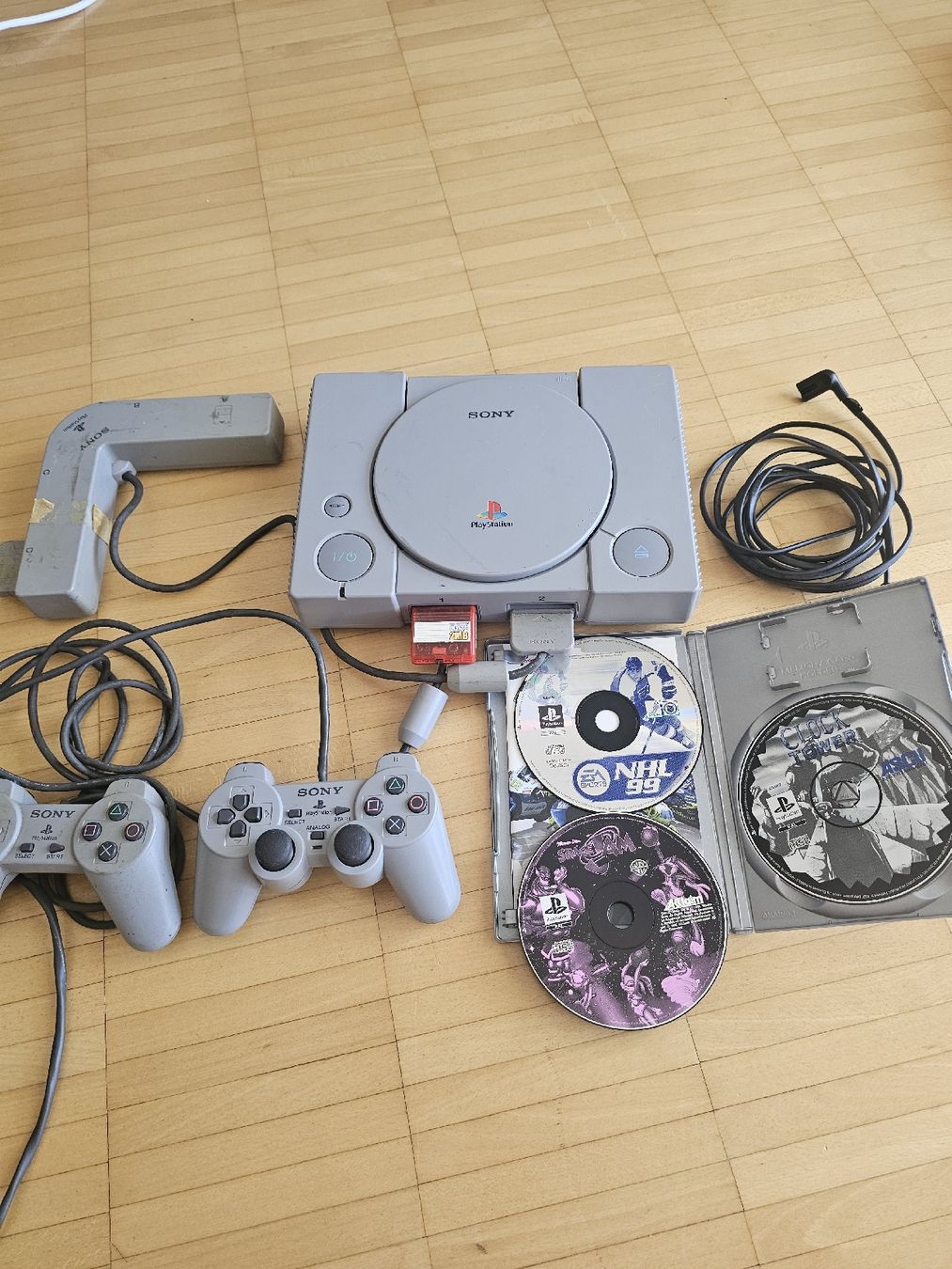 Sony Consoles: Sony PlayStation 1 Konsole Set – D'occasion à Affoltern am Albis par hwulf