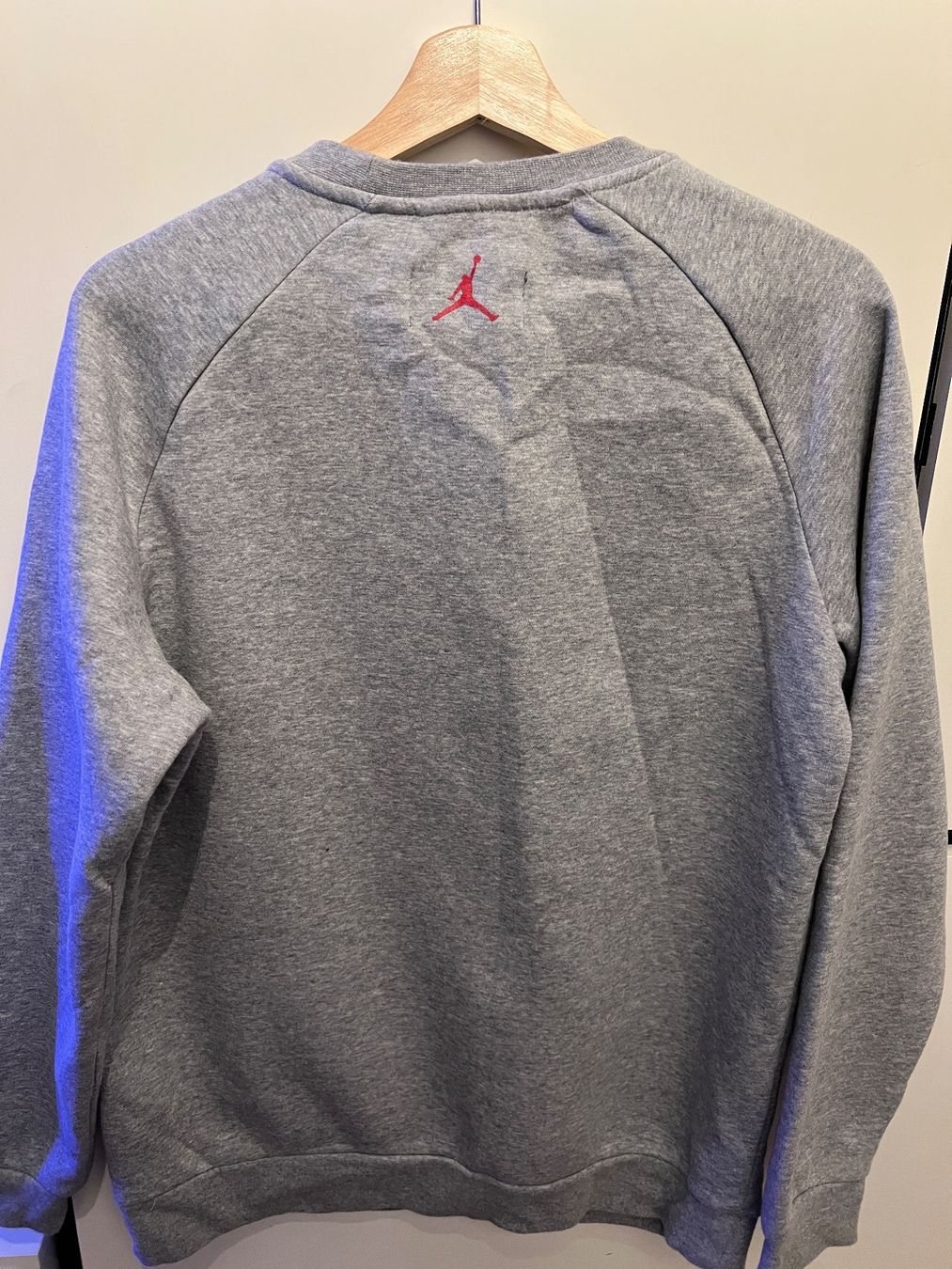 Pullover & Sweatshirts: Jordan Seoul Pullover – Gebraucht aus Luchsingen von Hans-Maulwurf 1