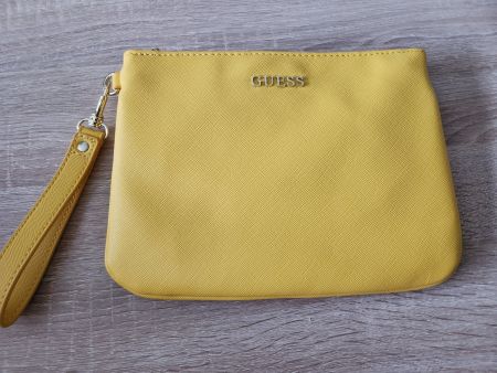 Guess Clutch