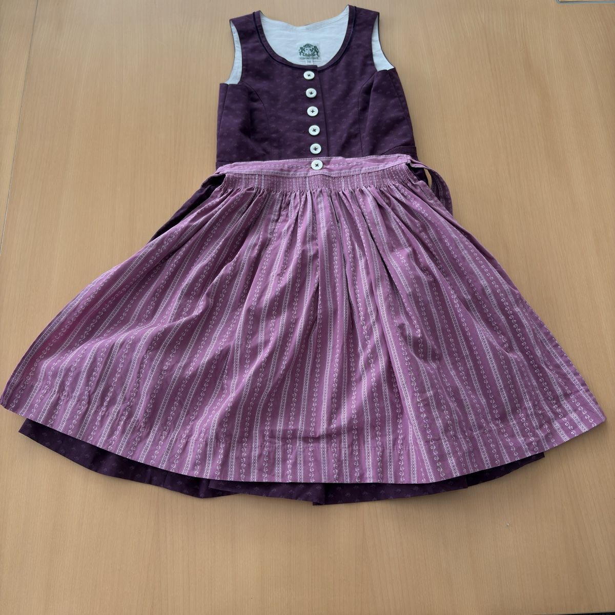 Robes et jupes: Dirndl Grösse 116 – Neuf (Voir description) à Forch par CorinneB-K 1