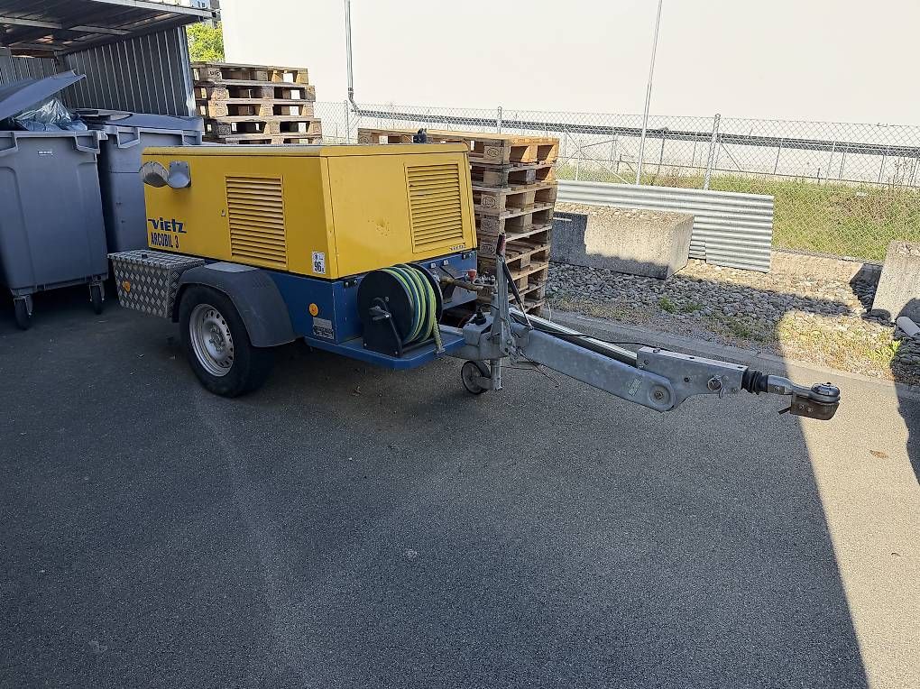 Saldatori: Mobile Schweissanlage / Bau-Kompressor mit Stromagregat – Usato da Oberlunkhofen venduto da musikmotto80