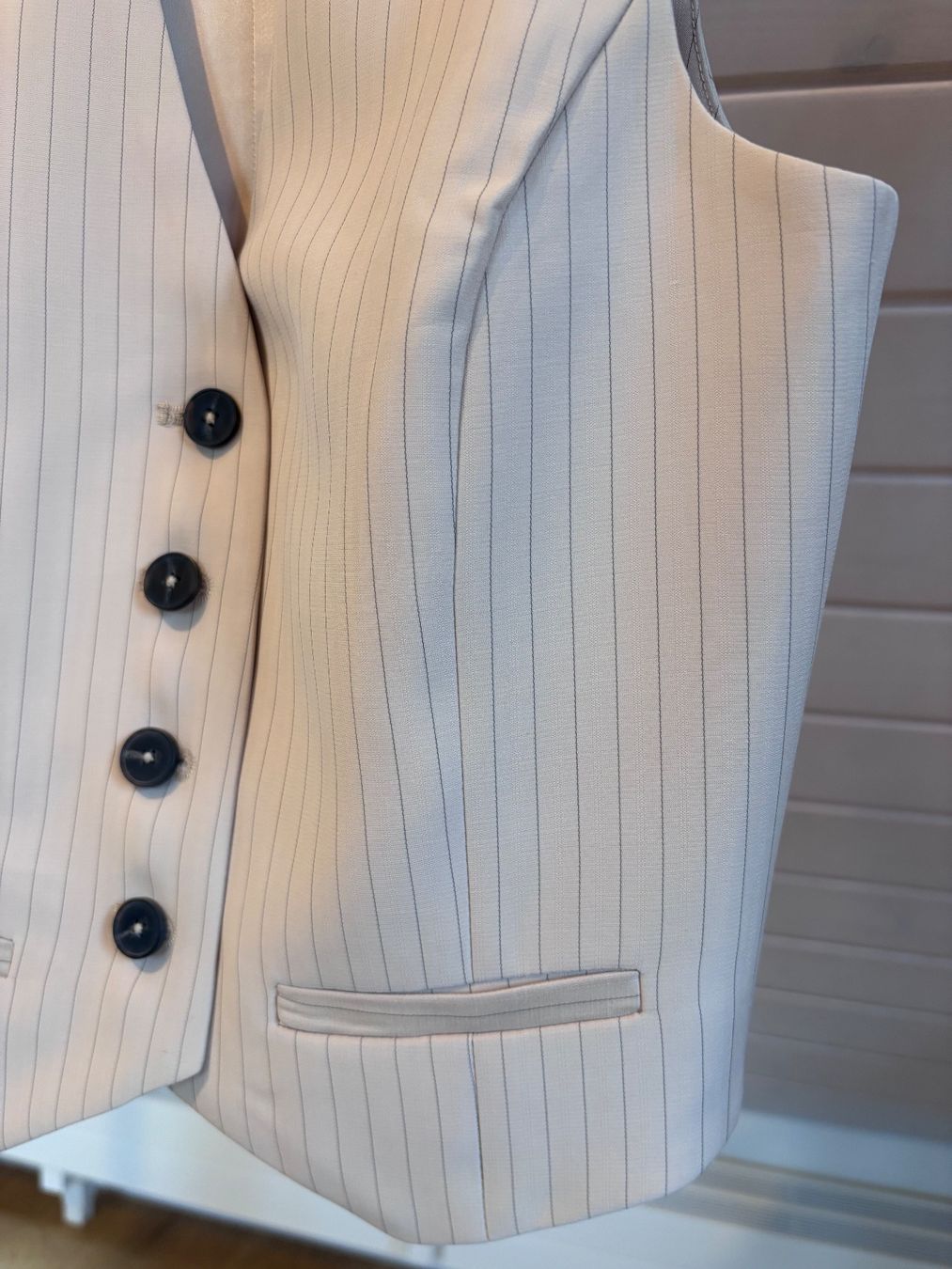 Mango Gilet & Giacche senza maniche: MANGO pinstriped vest, xxs – Nuovo (secondo la descrizione) da Kilchberg ZH venduto da ben_pc68 9