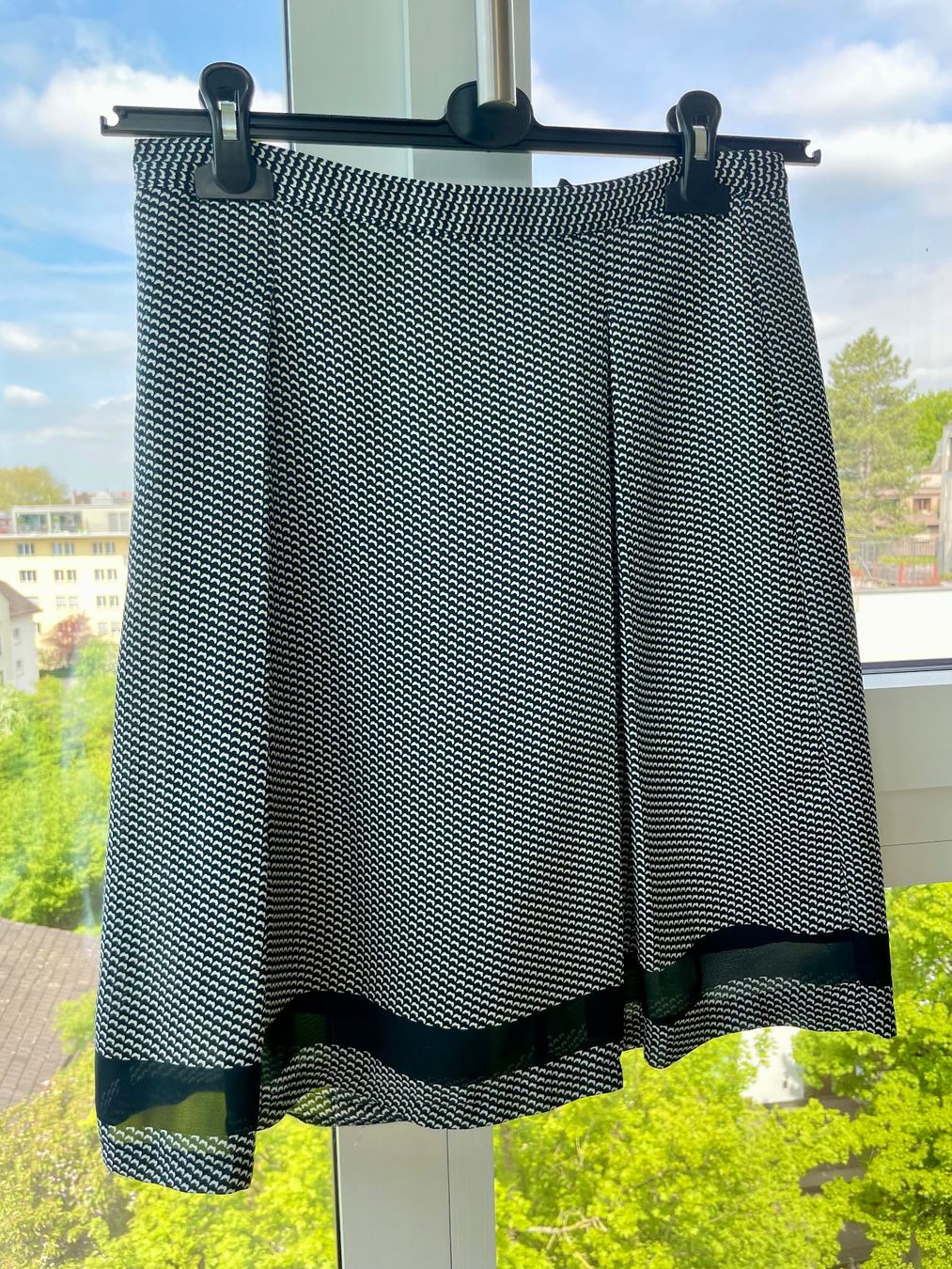 Benetton Gonne: blauer Midijupe von Benetton – Usato da Zollikon venduto da pitpat02