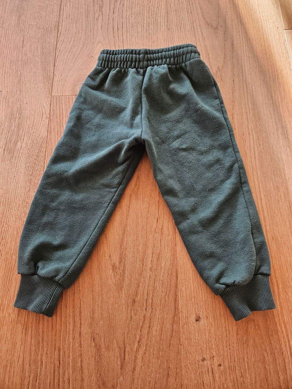 Lamarel Pantaloni: Grüne Jogging-Hose von lamarel – Usato da Cham venduto da gr80 2