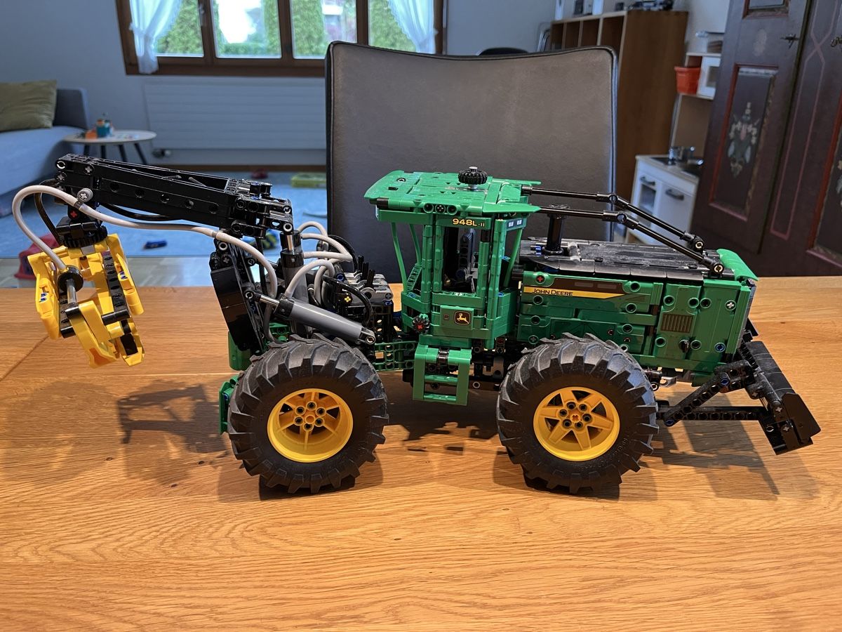 Lego Giocattoli: LEGO John Deere 948L-II Skidder – Usato da Malters venduto da Pfauenauge4