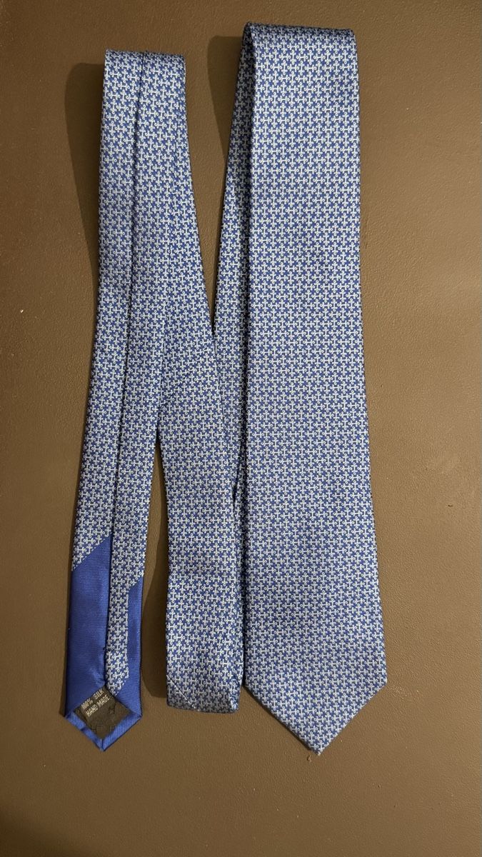 Krawatten: Hermès Paris Blue H Pattern Silk Tie – Neu (gemäss Beschreibung) aus Genève von sel_xpk9 1
