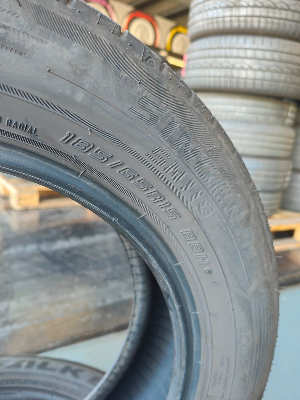 Pneus & Kompletträder: 185/65 R15 Sommerreifen – Gebraucht aus Oberengstringen von Reifen-Lagerverkauf 1