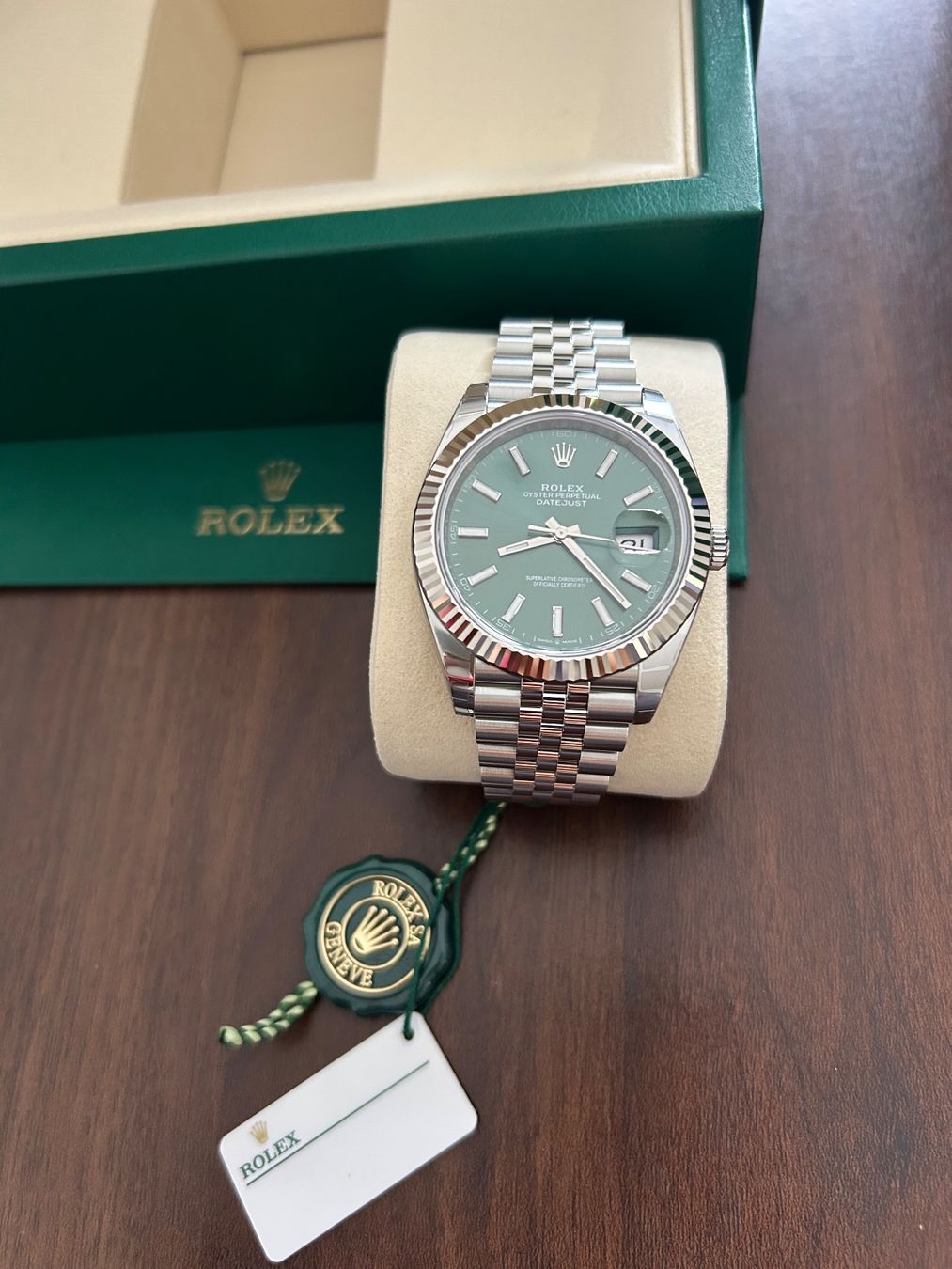 Rolex Montres: Rolex Datejust 41 full set – Neuf avec emballage d'origine à Chézard-St-Martin par loa_hwc9 1