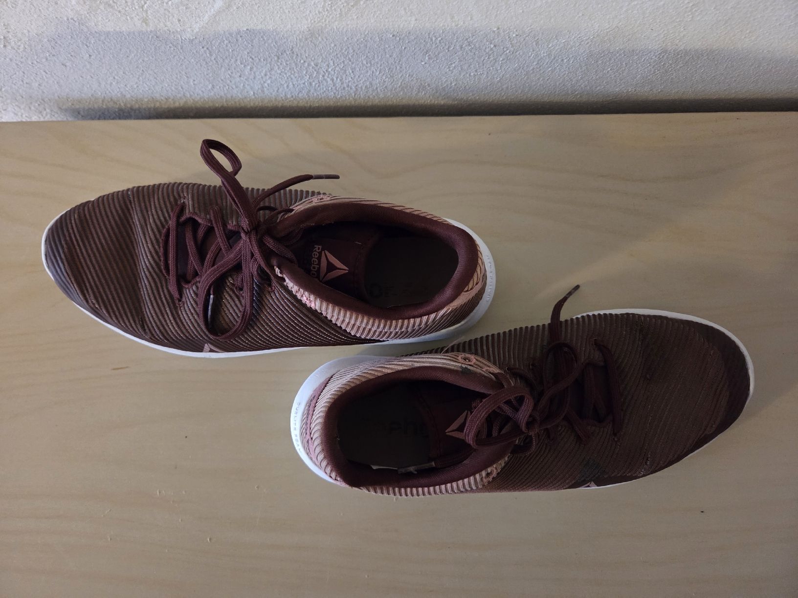 Reebok Damenschuhe: Reebok Laufschuhe Damen, Grösse 39 – Gebraucht aus Tschingel von Olivia.S 1