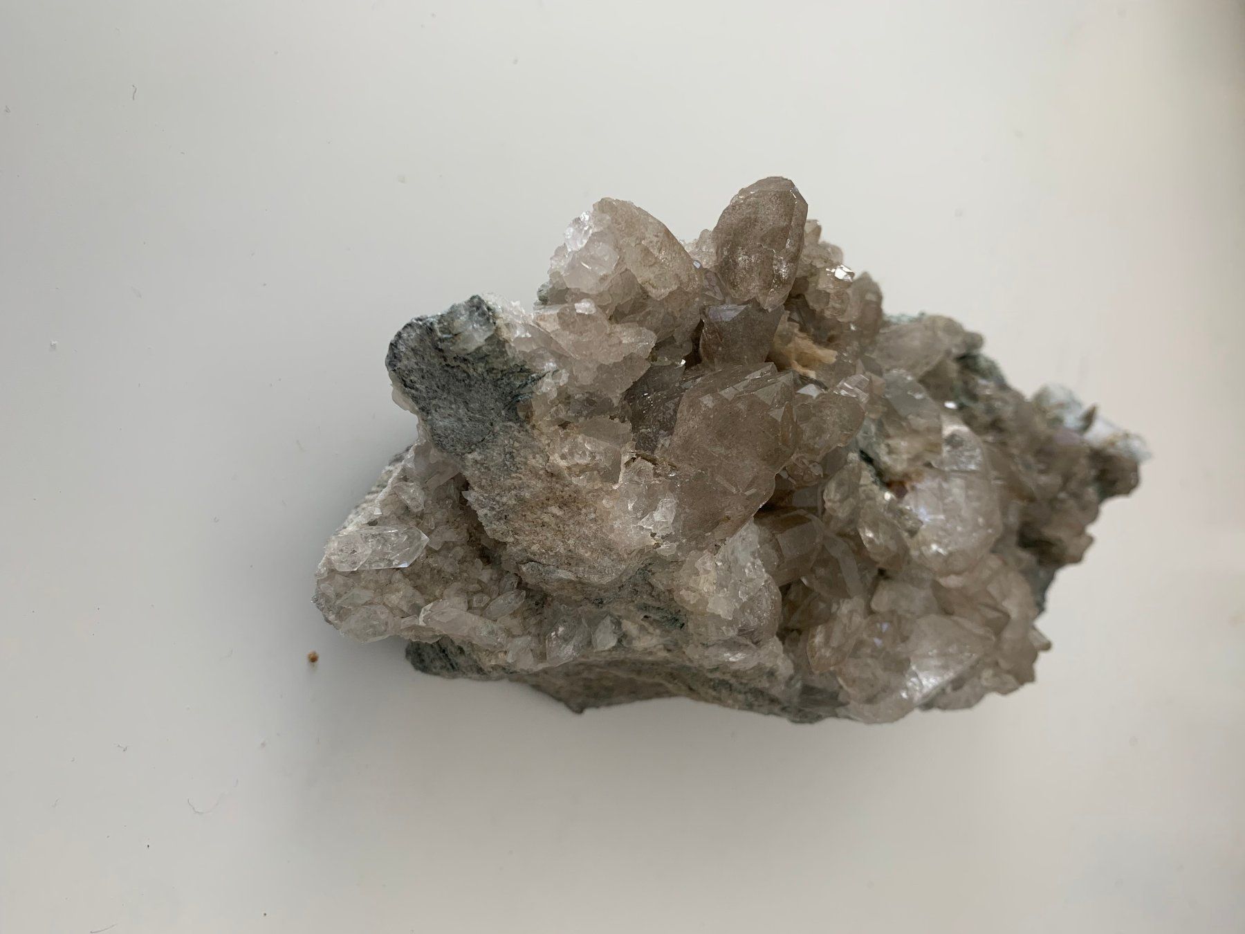 Minerali & Pietre curative: Rauchquarz-Stufe / Druse auf Matrix – Usato da Ostermundigen venduto da pas_x9nv 1